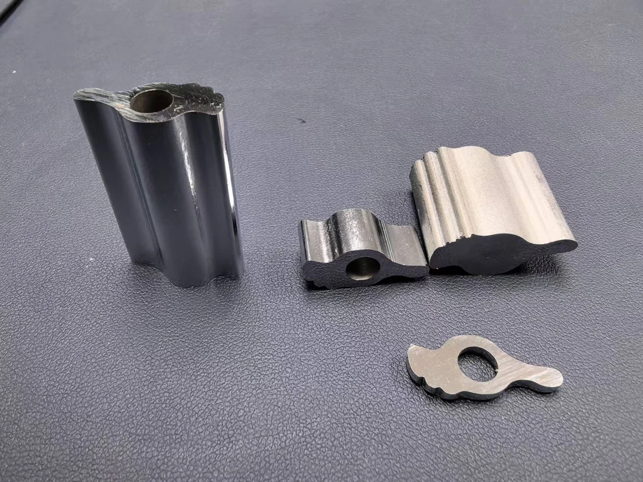 Original image of the shaped profile for the seat belt locking block