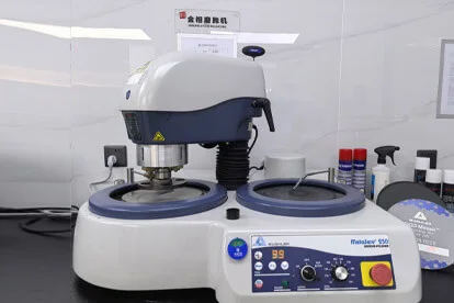 Metallographic grinding and polishing machine